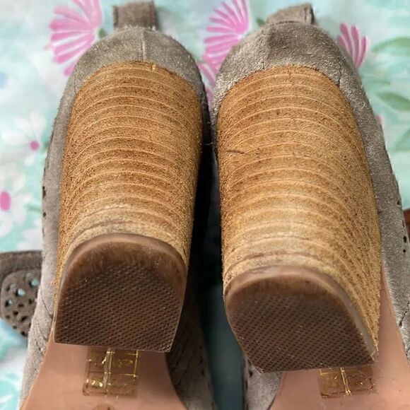 Jeffrey Campbell Rosalee Taupe Gray Perforated Ankle Booties Size 7.5 - Picture 6 of 9